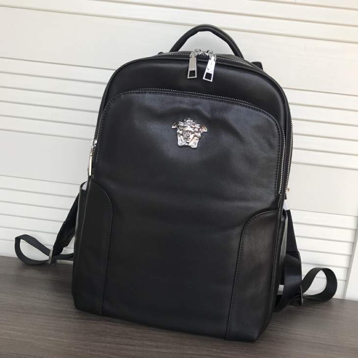 Picture of Versace Mens Bags _SKUfw241653926fw